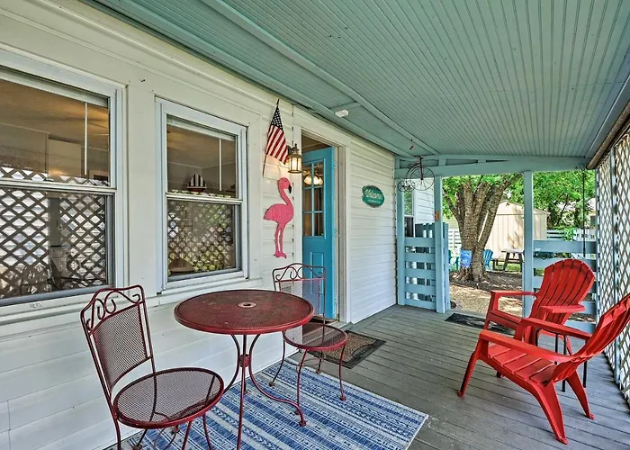 The Blue Crab Cottage - 3 Blocks From The Beach!