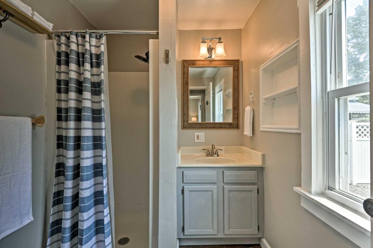 Holiday home The Blue Crab - 3 Blocks From The Beach! *